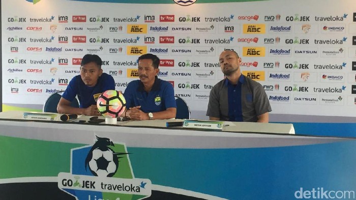 Tekad Persib Maksimalkan Laga Kandang Lawan Persela