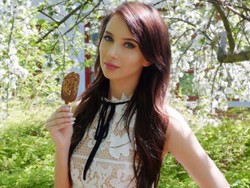 Politisi Tercantik Dunia, Raditya Dika Bukan YouTuber Terkaya