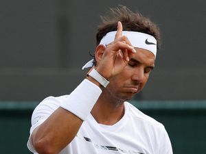 Sebelum Tersingkir dari Wimbledon, Nadal Kejedot Dulu Sebelum Tersingkir dari Wimbledon, Nadal Kejedot Dulu