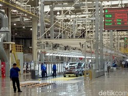 Wapres Resmikan Pabrik Wuling, 8.000 Mobil Siap Beredar