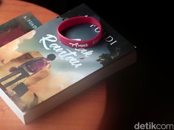 Novel Anak Rantau Ahmad Fuadi Laris Manis di Toko Buku Online