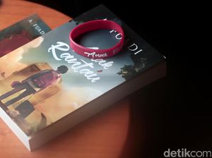Novel Anak Rantau Ahmad Fuadi Laku Lebih dari 20 Ribu Eksemplar Novel Anak Rantau Ahmad Fuadi Laku Lebih dari 20 Ribu Eksemplar