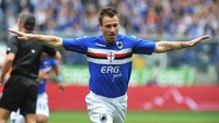 Antonio Cassano boleh dibilang pemain paling labil soal pensiun. Usai dikontrak Verona tahun ini, dia sudah menyatakan pensiun dua kali dalam sepekan. Kini, Cassano bilang siap main lagi. (Getty Images)