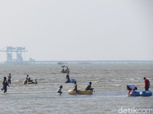 Pesona 3 Pantai di Cirebon yang Cocok untuk Ngabuburit