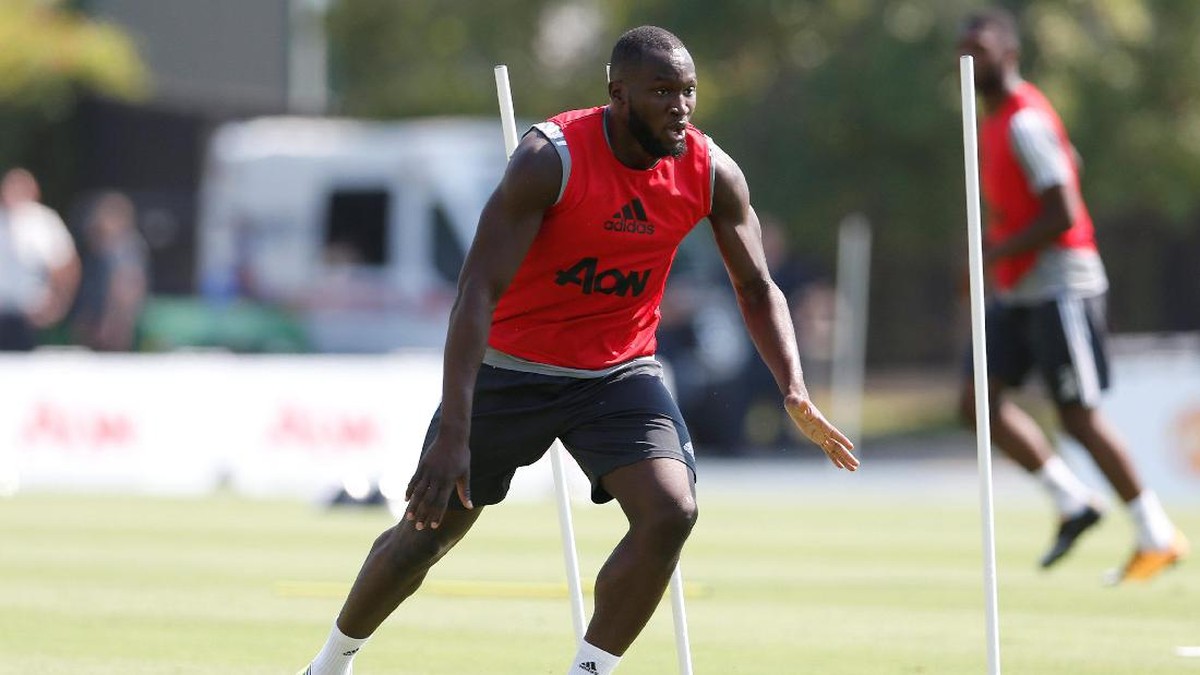 Latihan pertama Romelu Lukaku dengan skuat MU (Foto: REUTERS/Lucy Nicholson)