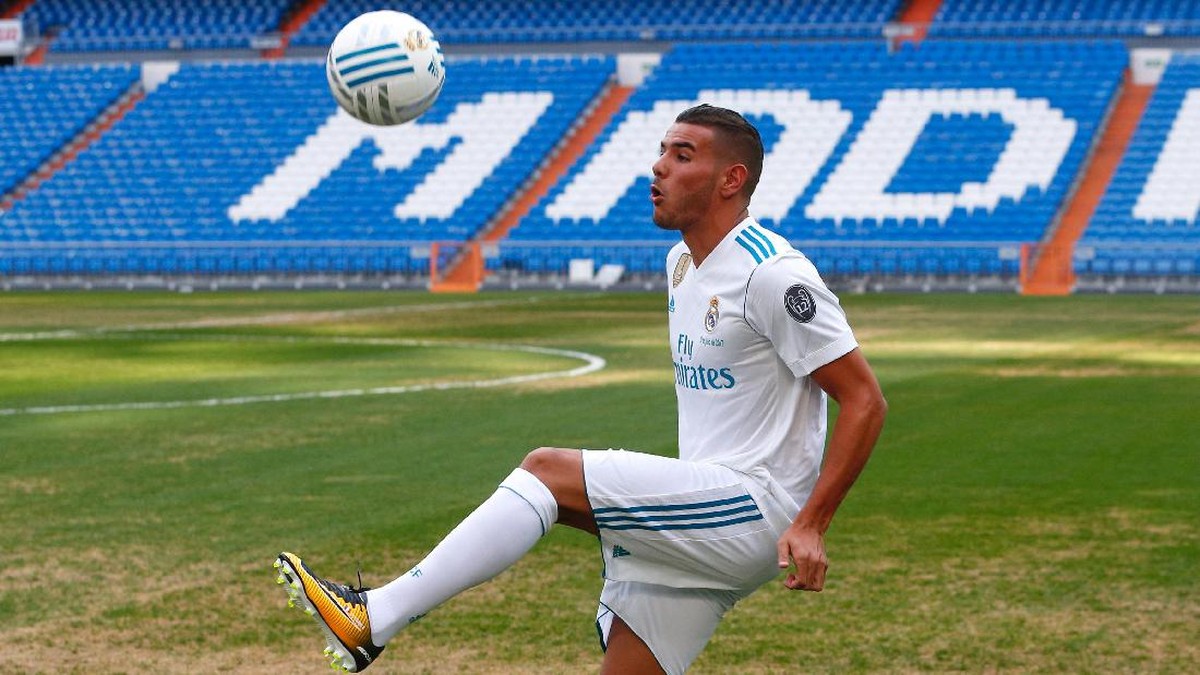 Bek Real Madrid Theo Hernandez ingin memperkuat Timnas Spanyol (Paul Hanna/Reuters)