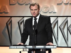 Christopher Nolan Geram Warner Bros Rilis Film Secara Streaming