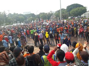 Usai Bertemu Teten, Massa Nelayan yang Demo Depan Istana Bubar
