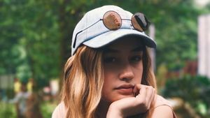 Tatapan Natasha Ryder Bikin Meleleh