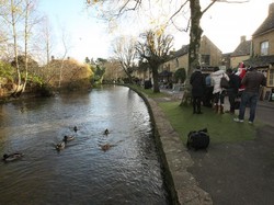 Ini Desa di Inggris yang Dijuluki Sebagai Venesia Kecil