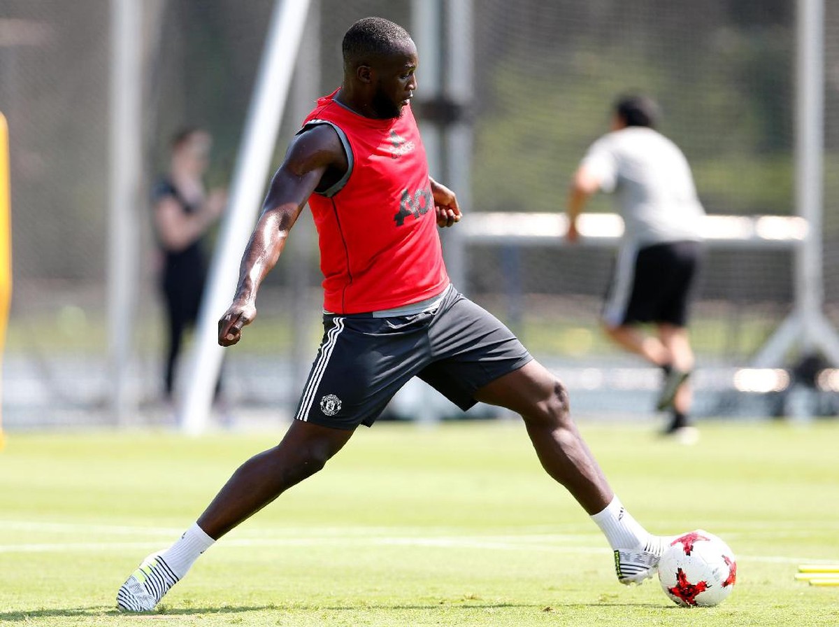 Romelu Lukaku berlatih bersama Manchester United (Foto: REUTERS/Lucy Nicholson)