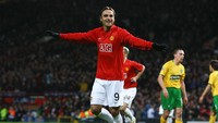 Dimitar Berbatov mengemas 94 gol dari 229 laga, lebih banyak sedikit jumlah laganya dibanding Jamie Vardy (Alex Livesey/Getty Images)