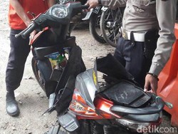 Naik Motor Pakai Headset, Lilis Terserempet Kereta di Mangga Dua