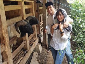 Mesranya Adjie Pangestu dan Istri yang Beda 25 Tahun