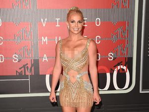 Foto: 10 Gaya Seksi Britney Spears Tampil dengan Busana Menerawang