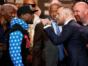 McGregor Yakin Akan Hempaskan Mayweather dalam Empat Ronde