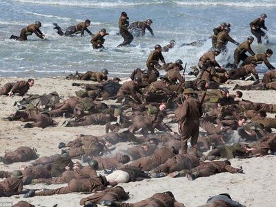 Lihat Adegan-adegan Terbaik Dunkirk