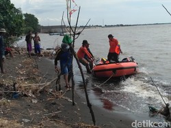 Pencarian Guru dan Anak Hilang di Laut, Tim SAR Terjunkan Penyelam