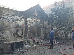 Rumah yang Difungsikan Bengkel dan Pertamini di Sidoarjo Terbakar