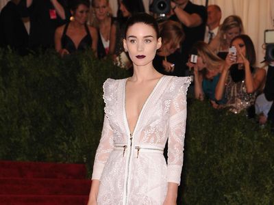 Foto: 15 Gaya Anggun Rooney Mara Tampil Stylish di Red Carpet
