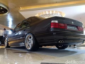 BMW Seri 5 Lintas Generasi Sambut All New BMW 5 Series