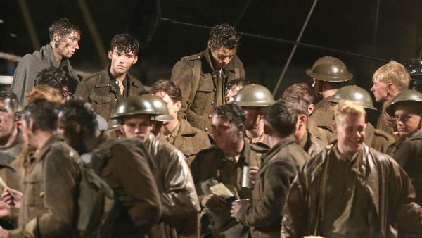 Ikut Premier Dunkirk, Pangeran Harry Berjumpa Veteran Perang