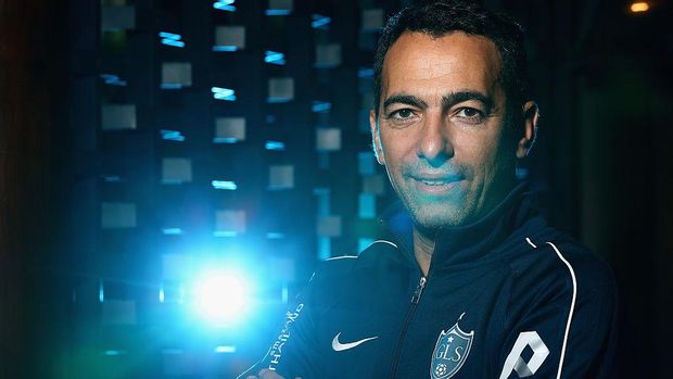 Foto Masa Lalu dan Prediksi Djorkaeff untuk Mkhitaryan di Masa Depan