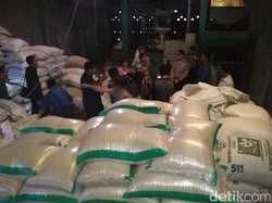 Polisi Trenggalek Gerebek Gudang Pemalsuan Beras