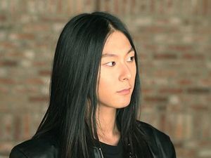 Bikin Iri, Pria Korea Ini Jadi Model LOreal karena Rambut Indahnya