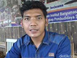 Frendi, Kuli Panggul Jadi Mahasiswa dari Kampung Sidat Banyumas