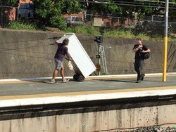 Didenda Rp 2,5 Juta karena Bawa Lemari Es di Dalam Kereta