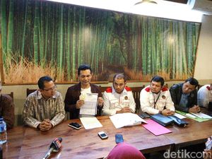 Pengacara Polisikan 300 Akun Penyebar Video Boni Hargens Sakau Pengacara Polisikan 300 Akun Penyebar Video Boni Hargens Sakau