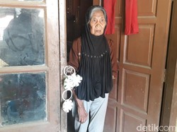 Dinkes Bandung Pindahkan Emak Pikun Sebatang Kara ke Panti Jompo