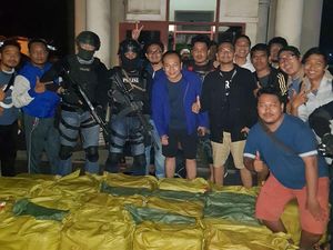 Ungkap Sabu 1 Ton, Polisi Tidur di Rumput hingga Tak Berlebaran