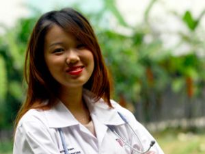 Inspiratif, Gadis Cantik yang Jadi Dokter Termuda di Usia 19