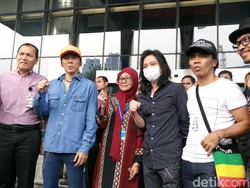 Tolak Hak Angket, Slank Konser Jurus Tandur di Gedung KPK