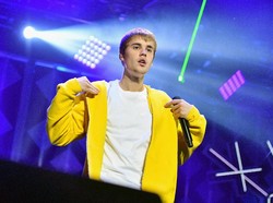 Kini Kamu Bisa Pakai Kaus Kembaran dengan Justin Bieber Seharga Rp 400 Ribu