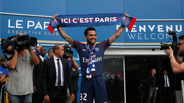 Tolak City, Dani Alves Jatuh ke Pelukan PSG