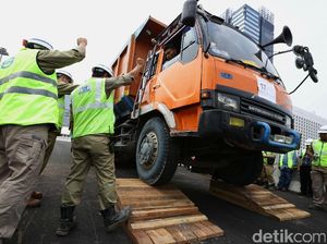 Foto: Simpang Susun Semanggi Uji Kelayakan