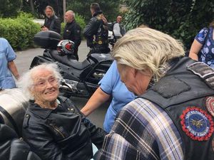 Hadiah Ultah Nenek 101 Tahun, Konvoi Bareng 100 Bikers Moge