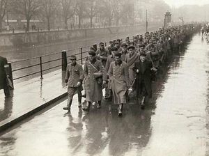 Kengerian Perang Dunia II Dalam Bidikan Kamera Jenderal