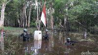 Foto: Patroli Tentara Perbatasan di Pedalaman Papua