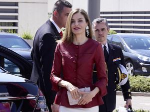 Foto: Pesona Ratu Letizia Tampil Stylish dan Fashionable Foto: Pesona Ratu Letizia Tampil Stylish dan Fashionable