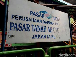 Penampungan Sementara Pedagang Blok G akan Dibuat Semipermanen Penampungan Sementara Pedagang Blok G akan Dibuat Semipermanen