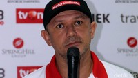 Sementara, Pelatih Madura United Gomes de Oliviera membeberkan bahwa timnya saat ini sedang dalam kondisi on fire. Dia pun yakin bisa menang atas Bhayangkara FC. Pool/Media Officer Bhayangkara FC.