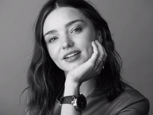 Miranda Kerr Jadi Duta Smartwatch Mewah