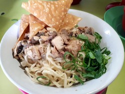 Ragam Jenis Mi Bertopping Ayam yang Jadi Favorit Sepanjang Masa