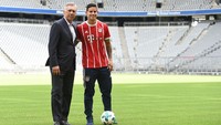 Di Bayern, James akan reuni dengan Carlo Ancelotti -- pelatih Bayern yang dulu juga merekrutnya ke Madrid pada musim panas 2014. (Foto: REUTERS/Andreas Gebert)