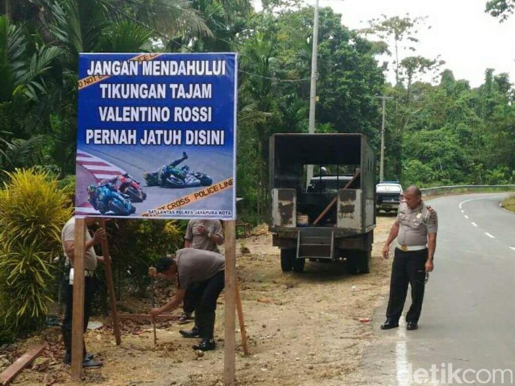 Kritik Pedas untuk Rambu Lalu Lintas Nyeleneh Rossi Pernah Jatuh di Sini Kritik Pedas untuk Rambu Lalu Lintas Nyeleneh Rossi Pernah Jatuh di Sini