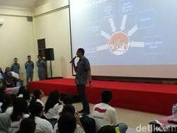 Datang ke Orientasi Siswa Labschool, Sandi Bicara soal Pancasila